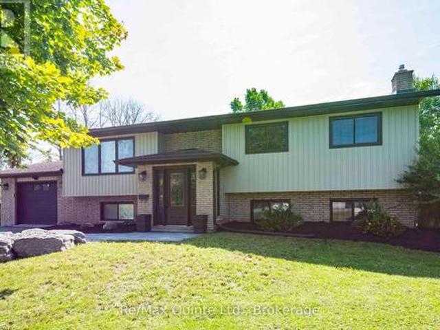 House for sale in Ontario