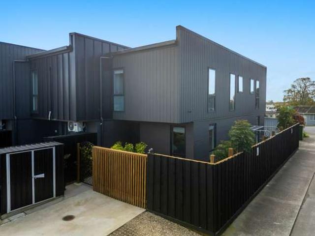 Townhouse for sale in Owhata