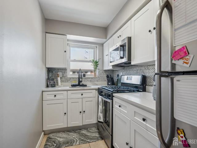 Townhouse for sale in Middlesex, New Jersey