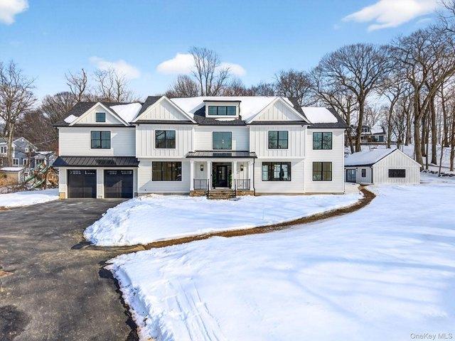House for sale in Thornwood, New York
