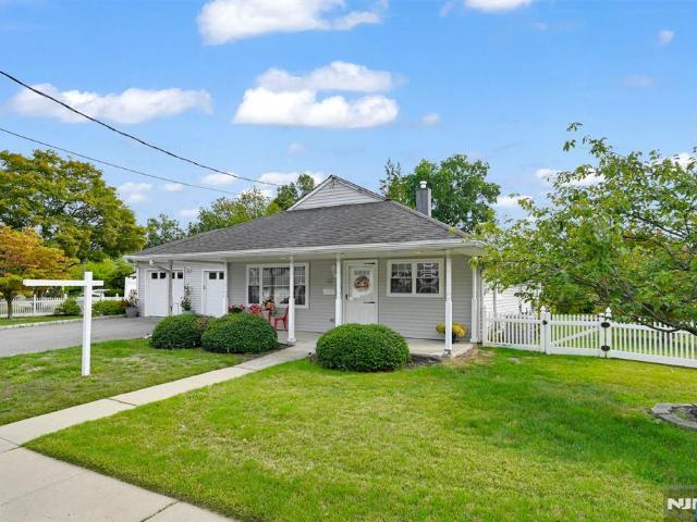 House for sale in Rochelle Park, New Jersey