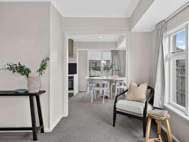 House for sale in Chaslands, Canterbury