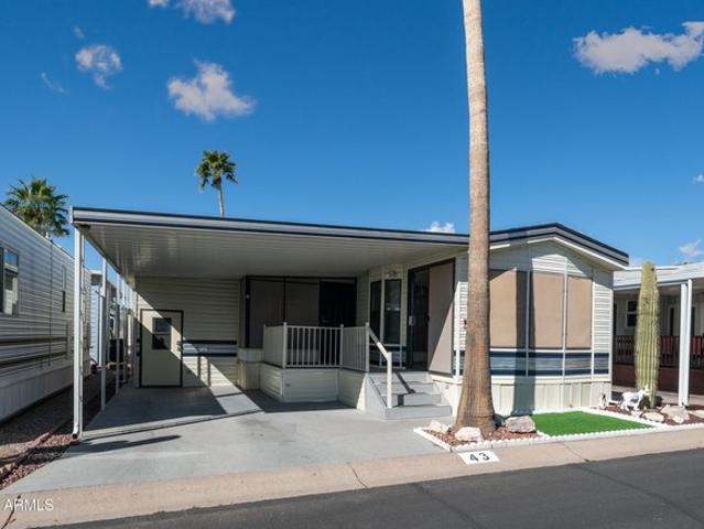 House for sale in Apache Junction, Arizona