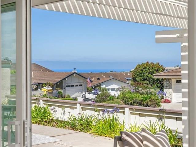 House for sale in Corona Del Mar, California