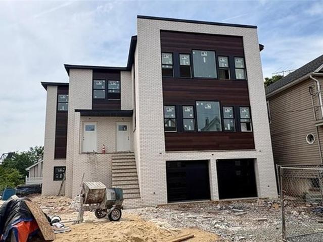 House for sale in Hudson, New Jersey