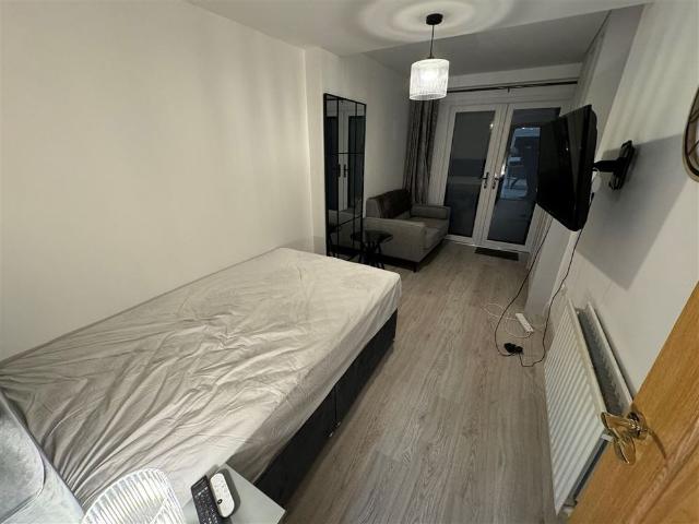 Studio to rent in Dundrum, North Tipperary