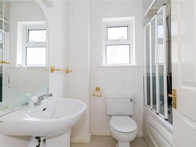 Terraced House for sale in Salthill, Gaillimh