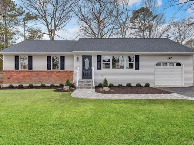 House for sale in Calverton, New York