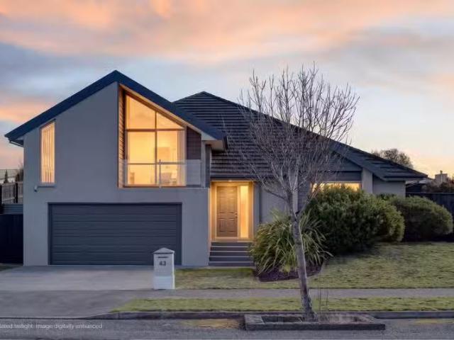 House for sale in Chaslands, Canterbury
