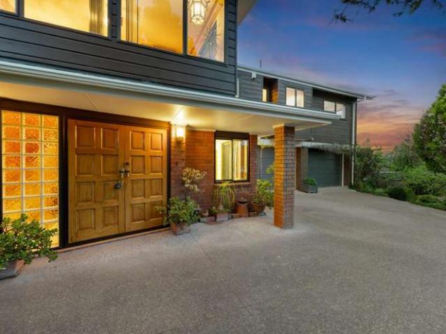House for sale in Henderson, Henderson-Massey