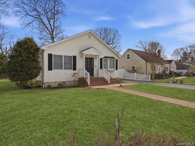 House for sale in Bohemia, New York