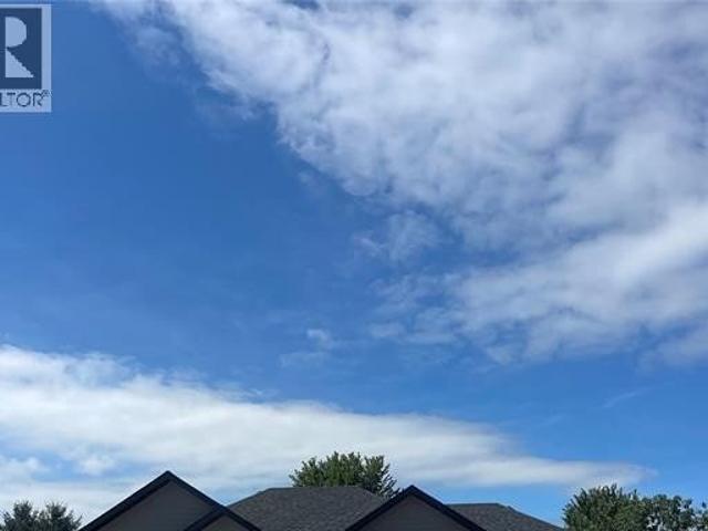 House for sale in Chatham–kent, Ontario