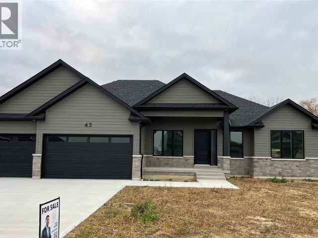 House for sale in Chatham–kent, Ontario