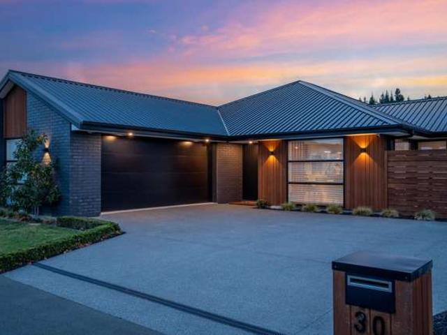 House for sale in Chaslands, Canterbury