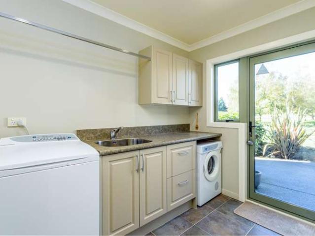 House for sale in Windwhistle, Canterbury