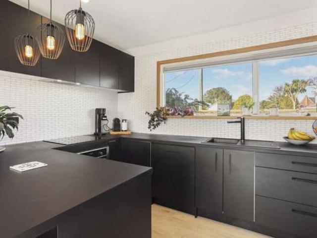 Property for sale in Casebrook, Canterbury