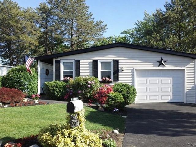 Condo for sale in Centereach, New York