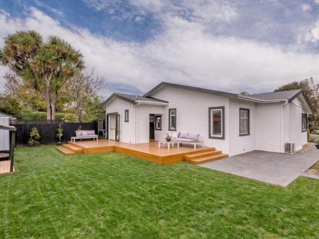 House for sale in Chaslands, Canterbury