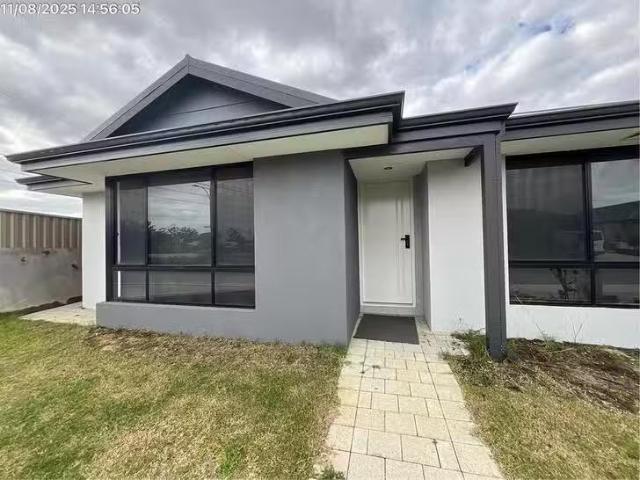 House for rent in Forrestfield, Western Australia