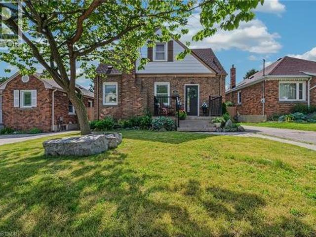 House for sale in Ancaster, Ontario