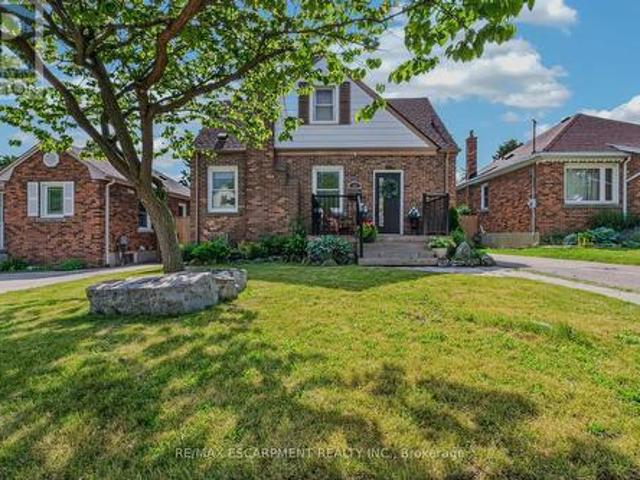 House for sale in Ancaster, Ontario