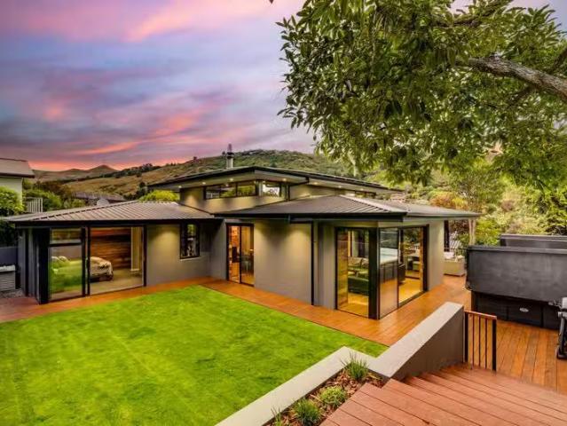 House for sale in Chaslands, Canterbury