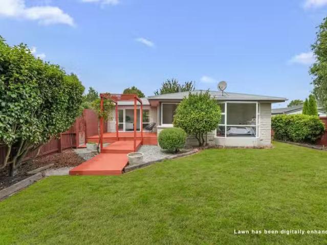 House for sale in Chaslands, Canterbury
