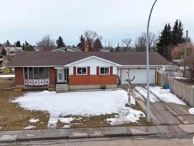 House for sale in Stony Plain, Alberta