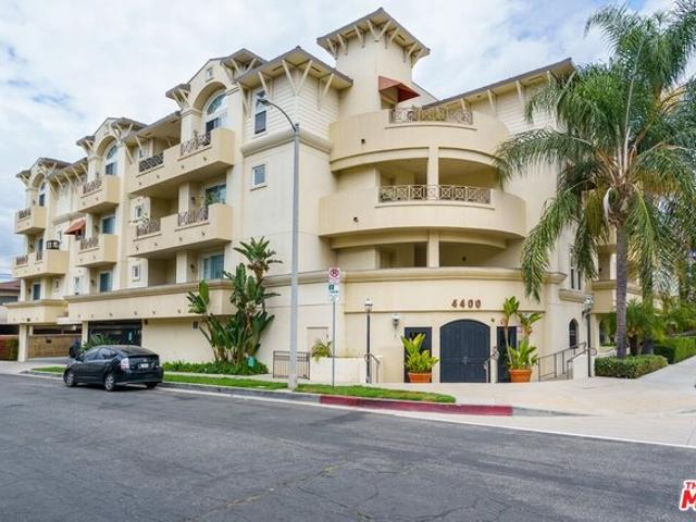 Condo for sale in Canoga Park, California