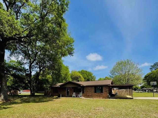 House for sale in Pace, Florida