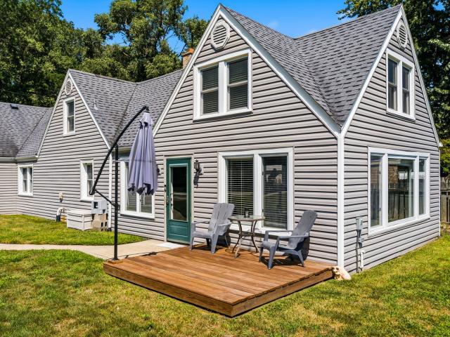 House for sale in Mchenry, Illinois