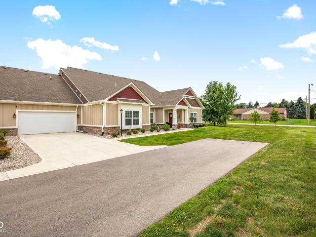 Condo for sale in New Palestine, Indiana