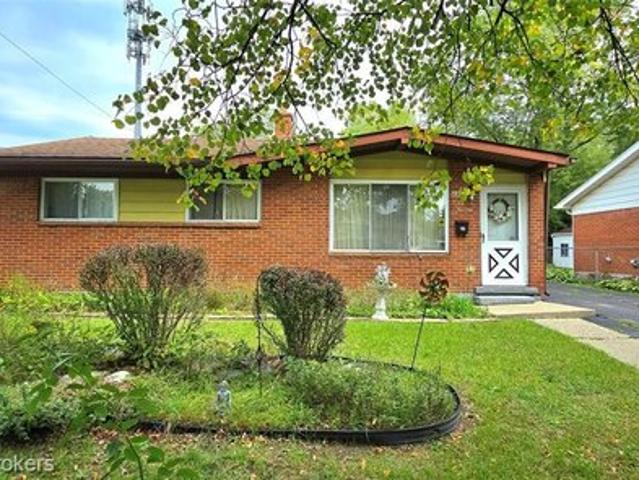 House for sale in Flint, Genesee County