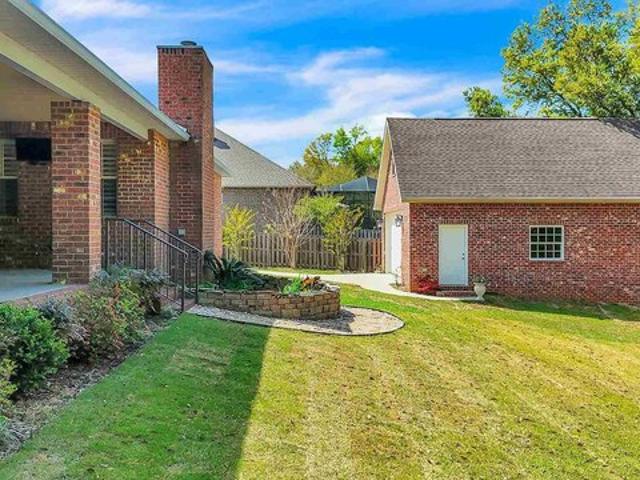 House for sale in Pace, Florida