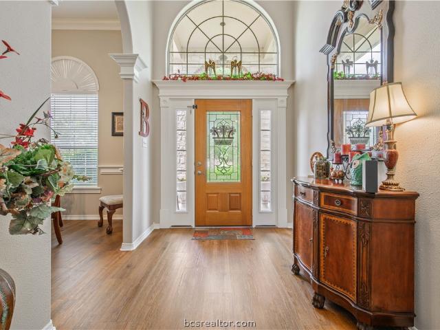 House for sale in Woodland Hills, College Station