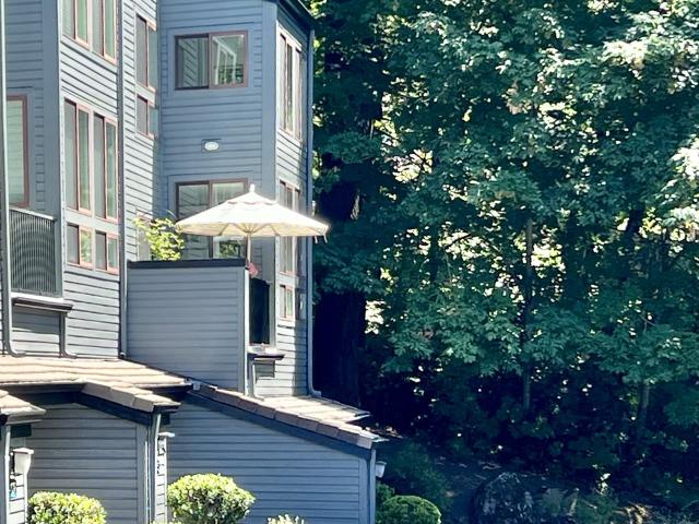Condo for sale in Oregonia