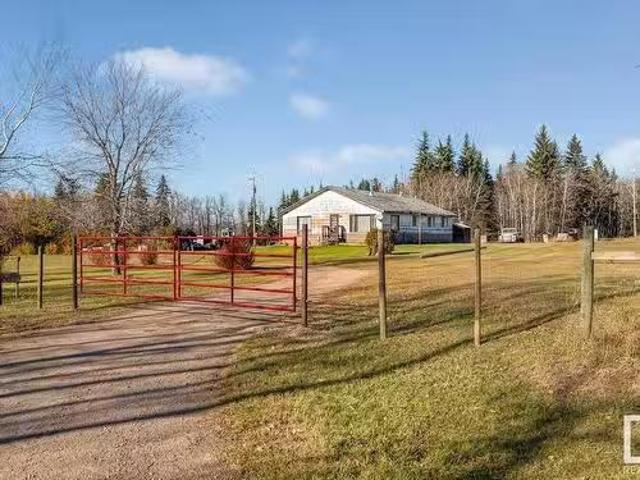 House for sale in Alberta