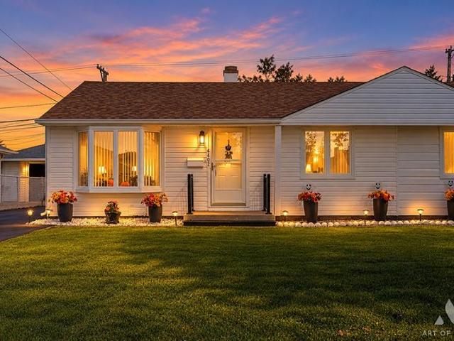 Townhouse for sale in Hometown Plaza, Hometown