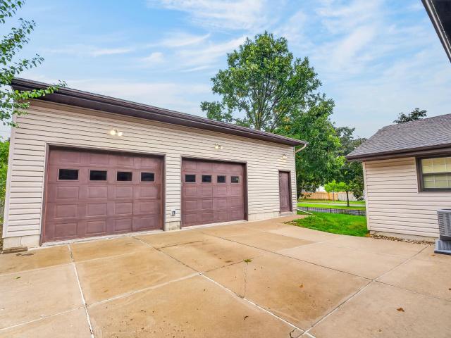 House for sale in Summit Woods, Madison