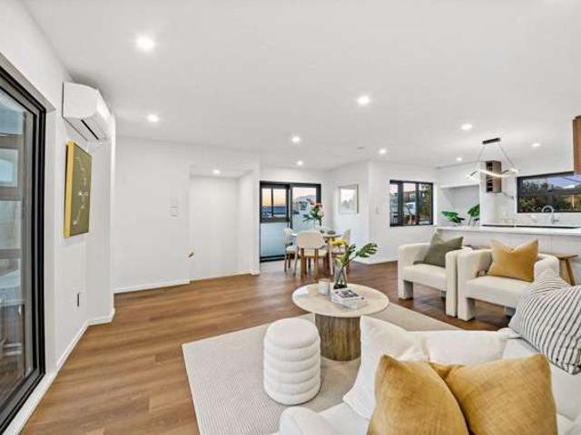 Townhouse for rent in Mount Roskill, Oroua County