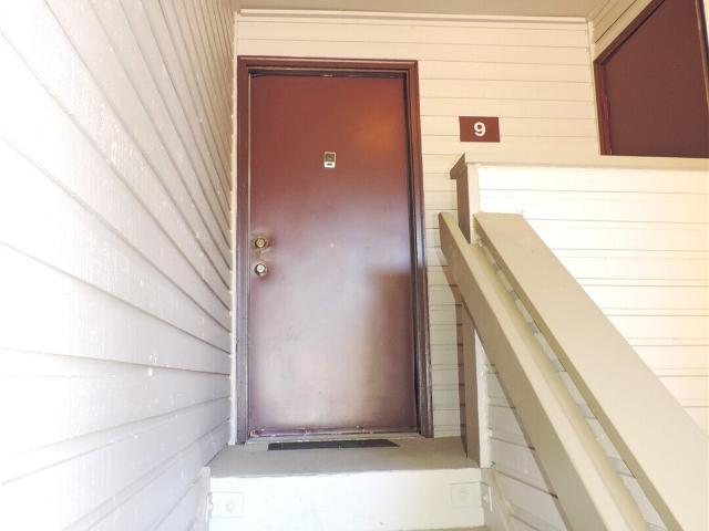 Condo for sale in Racquet Club Estates, Bellevue