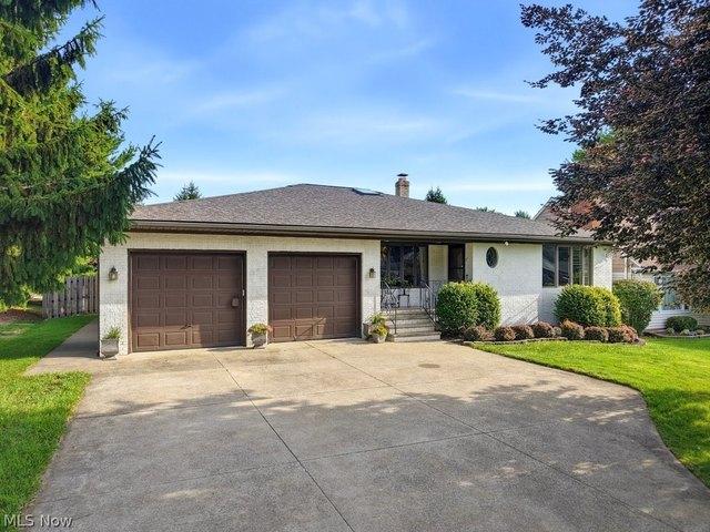 House for sale in Independence, Ohio