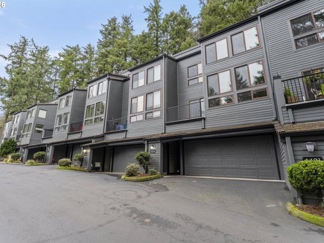 Condo for sale in Oregonia