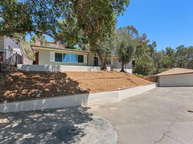 House for sale in La Canada Flintridge, California