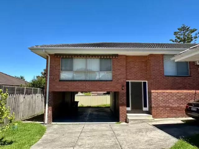 House for rent in Mont Albert North