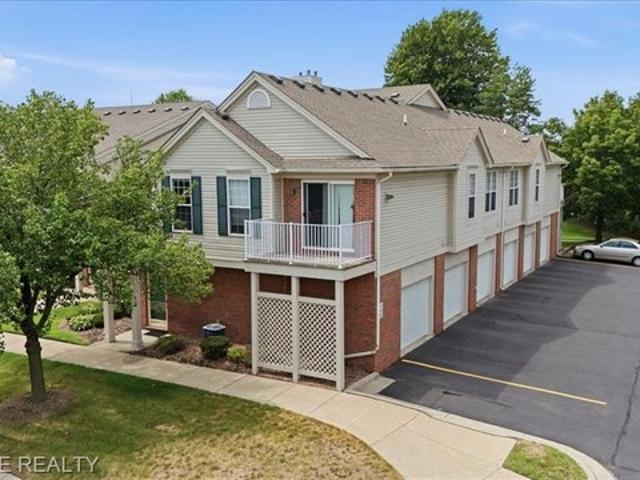 Condo for sale in Sterling Heights, Michigan