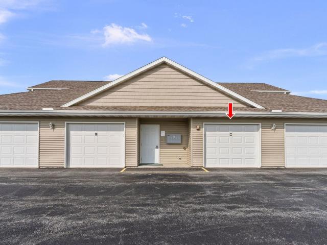 Condo for sale in Eldridge, Scott County