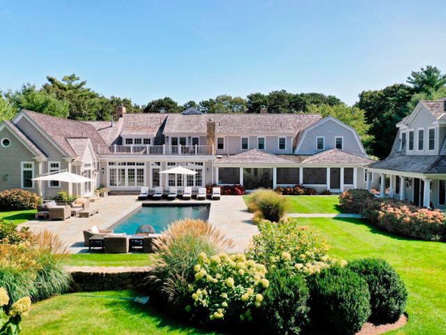 House for sale in Osterville