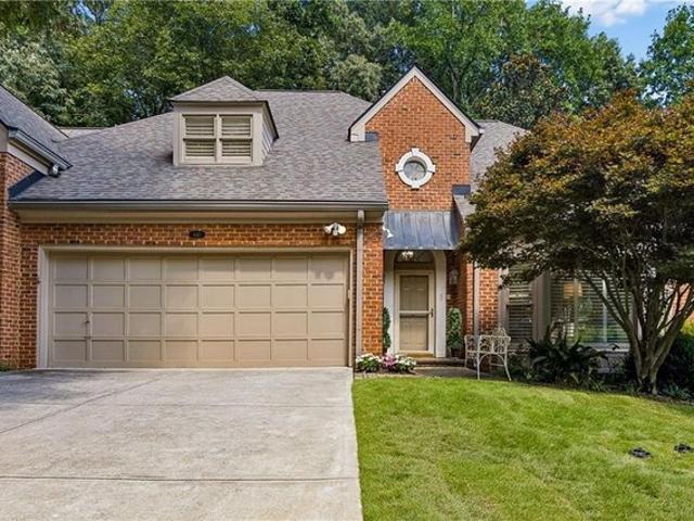 Townhouse for sale in Sandy Springs, Fulton County
