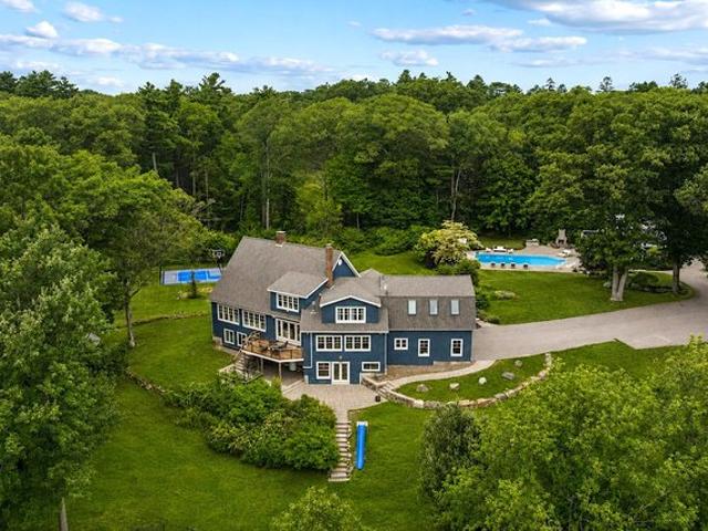 House for sale in Cape Elizabeth, Maine